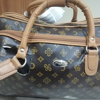 THY Hasarlı Bagaj Yırtık Ve Demiri Çıkmış Halde Elime Ulaştı