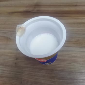 Eker Ayranın İçinden Çıkan Cisim