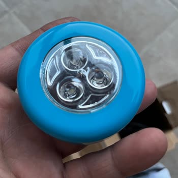 Incorrect Product and Delayed Refund From Amazon