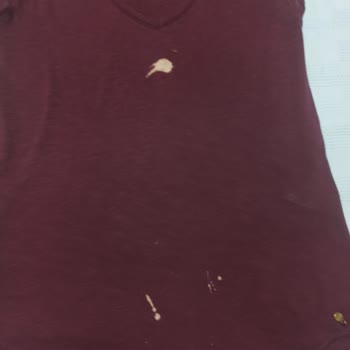 Gratis Açık Çamaşır Suyu Ve İlgilenmeyen Personel