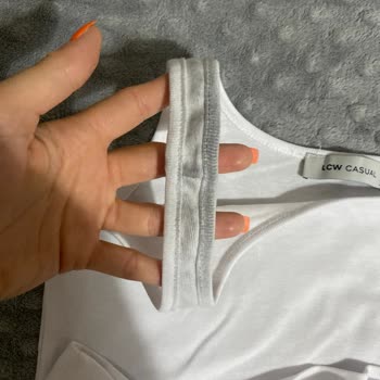 LC Waikiki Beyaz Askılı Atlet Aldık Ürün Lekeli