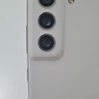 Samsung S21 Fe Arka Kamera Altında Çatlama
