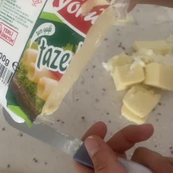 Yörükoğlu Kaşar Peynirinin İçinden Peçete Çıktı!