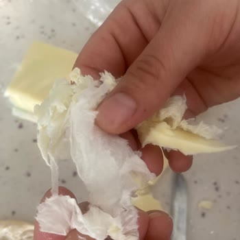 Yörükoğlu Kaşar Peynirinin İçinden Peçete Çıktı!