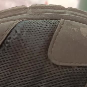 Kinetix Kısa Sürede Ayakkabı Yırtılma