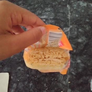 Oba Noodle Eksik Malzeme Ve Yanlış Paketleme