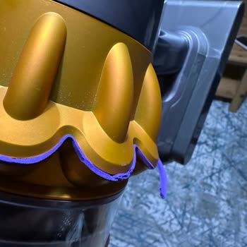Dyson V15 Vacuum Design Flaws and Poor Customer Service
