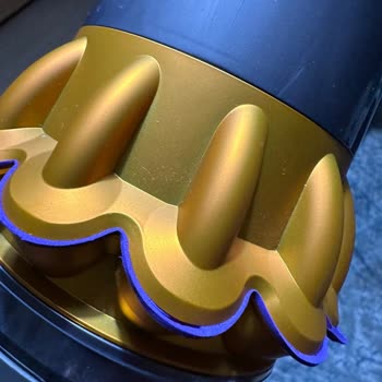Dyson V15 Vacuum Design Flaws and Poor Customer Service