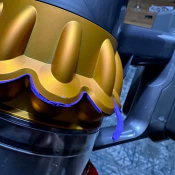 Dyson V15 Vacuum Design Flaws and Poor Customer Service