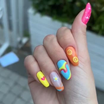 Lina Tırnak Cadde'nin Düzenli Müşterisine Takındığı Çirkin Tavır