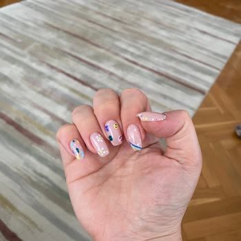 Lina Tırnak Cadde'nin Düzenli Müşterisine Takındığı Çirkin Tavır