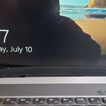 Lenovo Bilgisayar Lenovo Thinkbook Menteşe Kapaktan Ayrıldı