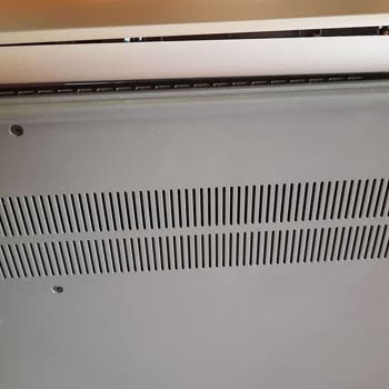 Lenovo Bilgisayar Lenovo Thinkbook Menteşe Kapaktan Ayrıldı