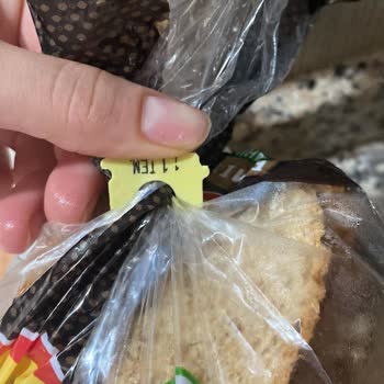 Happy Center Son Kullanım Tarihi Son Gün Kalan Ürünleri Satmak Ve Küflenmiş Ekmek