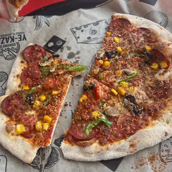 Domino's Pizza Didim Çarşı Şubesindeki Kötü Pizza Deneyimi