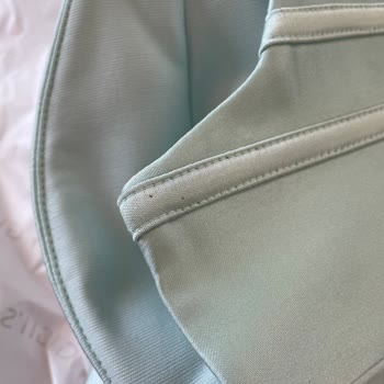 Gigii's Elbise Şikayeti