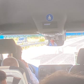 Uludağ Turizm Şoförün Sürekli Telefon İle Oynaması