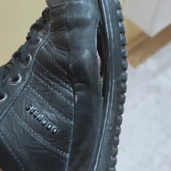 Dockers 3 Ayda Parçalanan Ayakkabı
