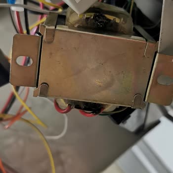 AYEDAŞ Yapmış Olduğu Kazıda Verdiği Zararın Arkasında Durmuyor