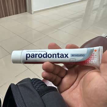 Diş Macunu Parodontax Kötü Tat Ve Su Gibi Kıvam