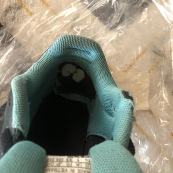 Adidas Ayakkabıda İç Tarafta Oluşan Hasarın Kullanıcı Hatası Olarak Değerlendirilmesi