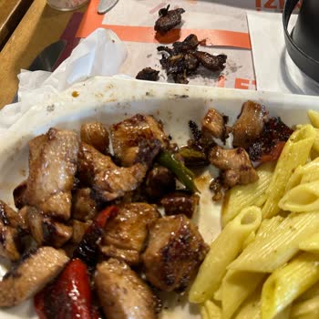 Tavuk Dünyası'nın Sorunlu Restoranı!