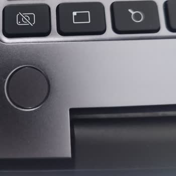 Huawei Matebook D16 Defolu Ürün Teslimi