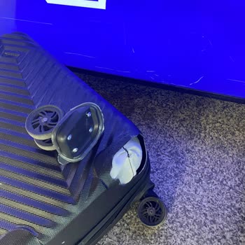 Kamil Koç Seyahatimde Bavulum Kırıldı