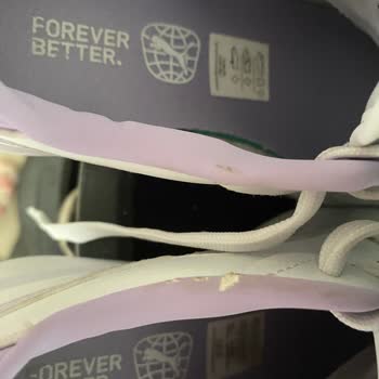 Puma Ayakkabının Yan Tarafının Soyulması