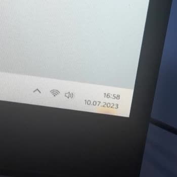 Trendyol Tarafından Alınan Monster Marka Bilgisayarın Ekranı Hatalı