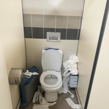 Metro İstanbul Madenler Metro Kadın Lavabosu