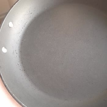 Karaca Züccaciye Karaca Bio Diamond Pro Tencere Setindeki Soyulmalar