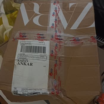 Aras Kargo Özensiz Ezilmiş Kargo Kutusu