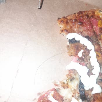 Domino's Pizza Siparişten Saç Çıkması
