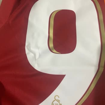 GS Store Galatasaray Formasında Baskı Hatası