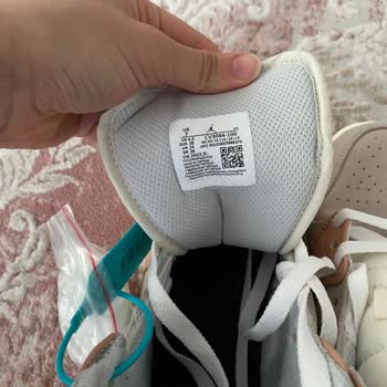 Sneaker Borsası Çakma Ve Kusurlu Ürün Gönderdi İade Almıyor