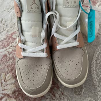 Sneaker Borsası Çakma Ve Kusurlu Ürün Gönderdi İade Almıyor