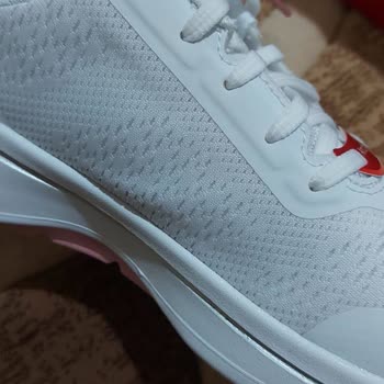 Skechers Firmasının Defolu Ayakkabı Satışı