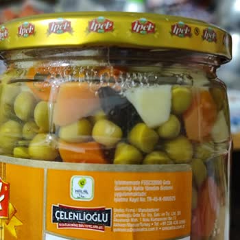 İpek Salça Garnitür İçinde Böcek Var Diğerinde Zeytin Kabuğu Var