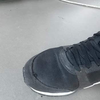 Puma Ayakkabımda File Kısmında Açılma