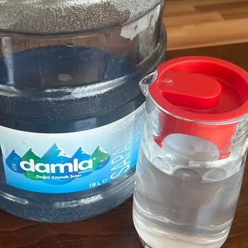 Damla Su Su Bulanık Ve Kokulu