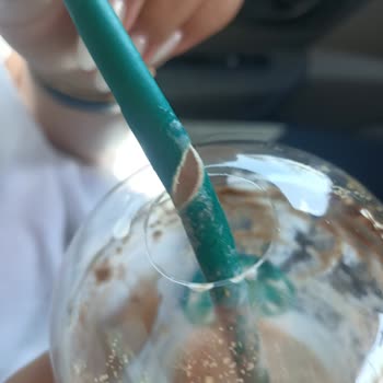 Starbucks Kahve Pipetleri Sorunu