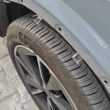 Nissan Ön Çamurluk Seyir Halinde Yerinden Çıktı