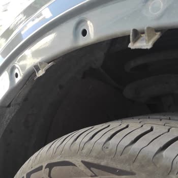 Nissan Ön Çamurluk Seyir Halinde Yerinden Çıktı