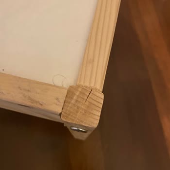 Ebebek Baby Toys Masa Sandalye Takımı Yüzey Soyulması