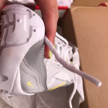 Nike App Uygulamasından Satın Aldığım Ayakkabılar Lekeli Geldi