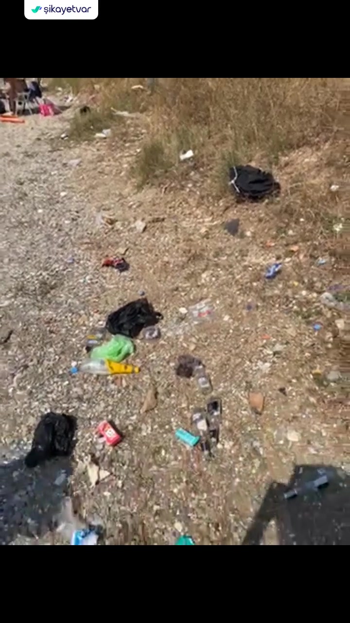 Çanakkale Biga İlçesi Uzundere Plajı'nın Kirli Ve Bakımsız Olması videonun kapak resmi