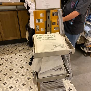 Pull and Bear Stand Üzerindeki Fiyattan Farklı Fiyat Uygulanması