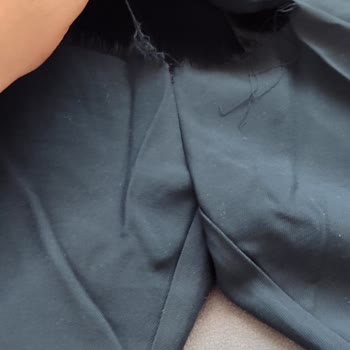 LCW Yırtık Ve Etiketsiz Pantolon Gönderdi