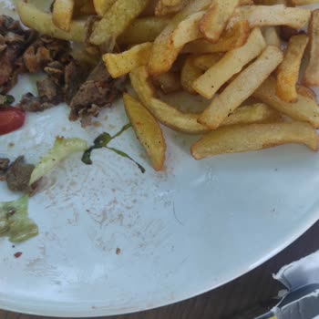 Büyük Anadolu Otel Açık Havuz Restoranının Hijyensizliği